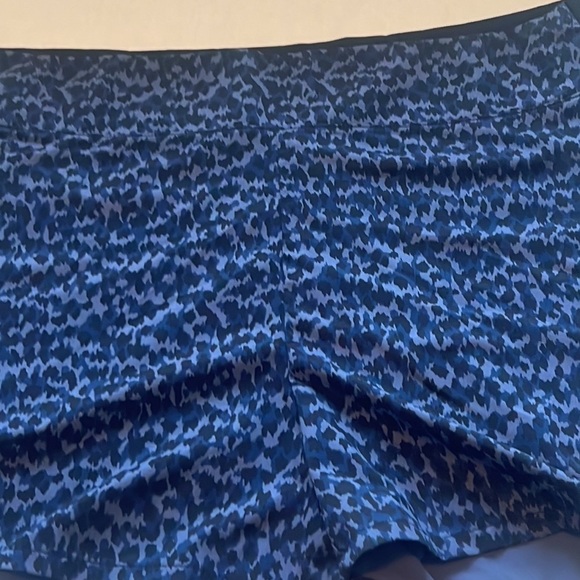 Athleta Brooklyn printed shorts size 22 - Picture 3 of 5